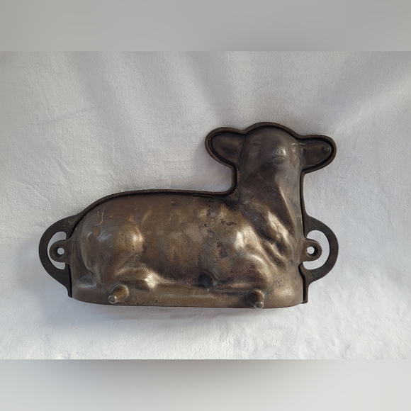Griswold Cast Iron No. 866 Lamb Cake Mold Vintage 2-Piece